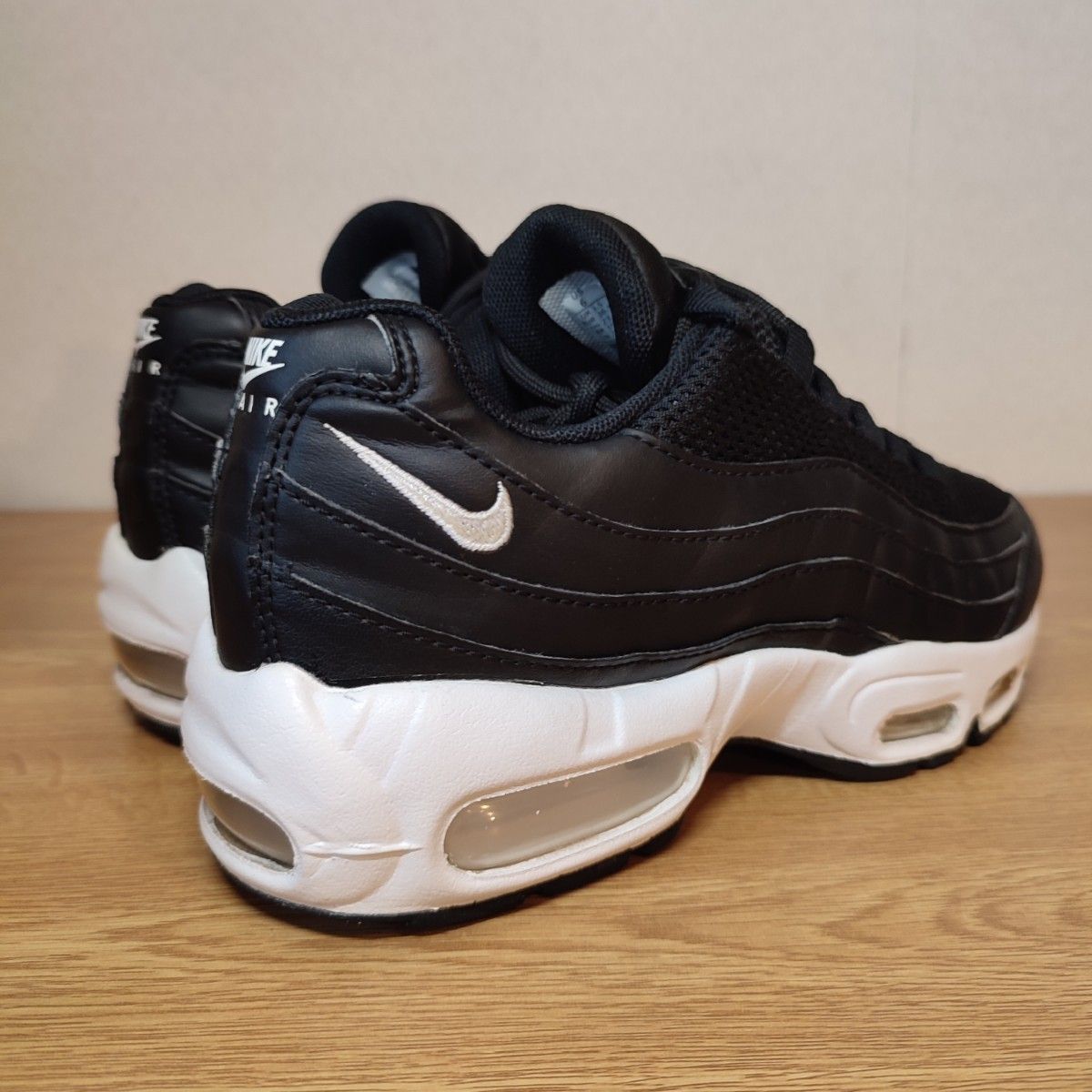 美品 大人気 NIKE AIR MAX 95 MONOTONE 23