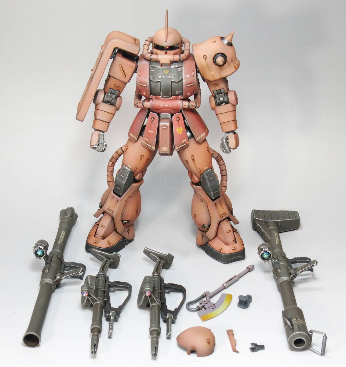 MG 1/100 MS-06S シャア専用ザクⅡ 戦場風 改修塗装完成品 MG 1/100 MS-06S シャア専用ザクⅡ 戦場風 改修塗装完成品