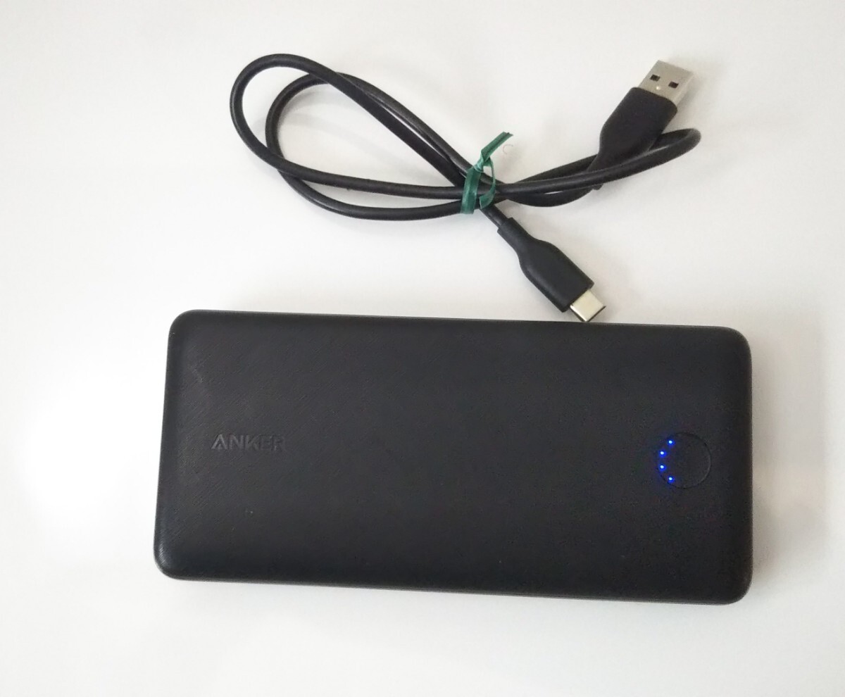 1507送料300円 Anker A1268 PowerCore Essential 20000 充電器 PSE認証済 アンカー モバイルバッテリー ケーブル 黒 ブラック_画像1