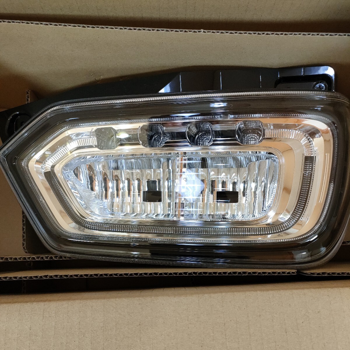 新品 未使用 スズキ 純正 MH55S ワゴンRスティングレー LED テールランプ 左右セット ICHIKOH D206 MH95S MH35S ハイブリッド SUZUKIの画像3