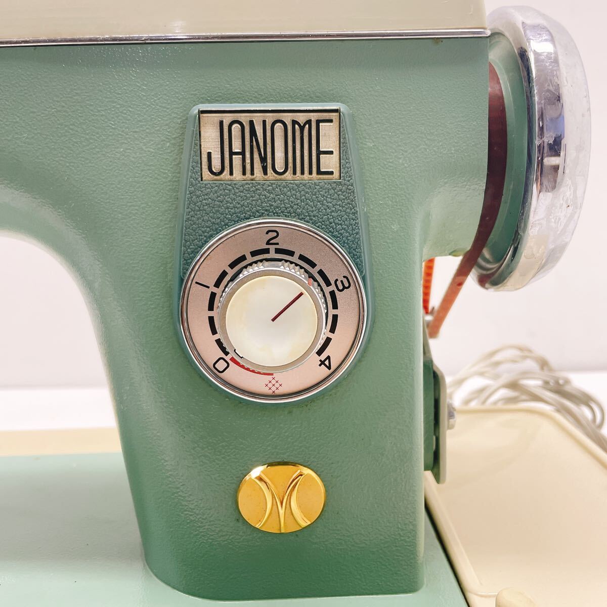 ミシン ジャノメ JANOME アンティーク レトロ TYPE M-105 ハンドクラフト 手工芸 裁縫 MODEL グリーン_画像6