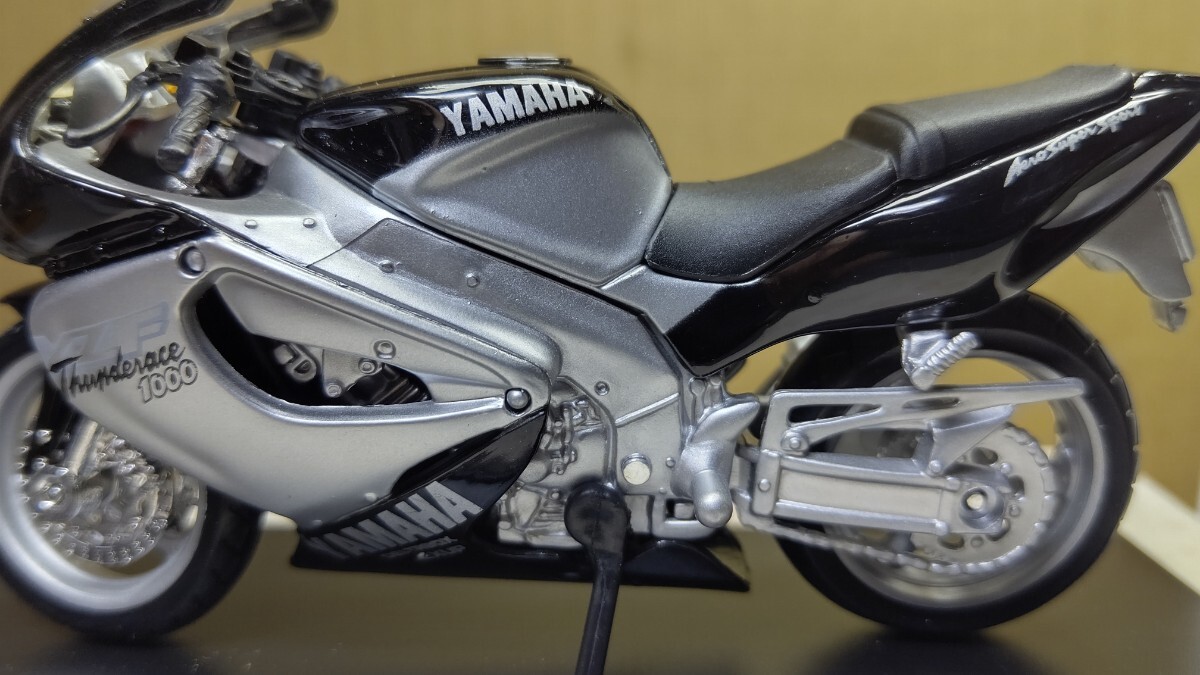 スケール 1/18 YAMAHA DELTRBOX EXUP ！ 世界の名バイクコレクション！ MAIST_画像2