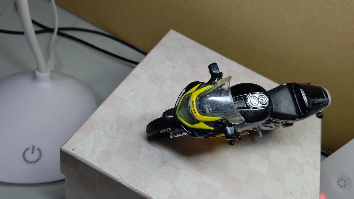 スケール 1/18 SUZUKI GSX R 600 ！ 世界の名バイクコレクション ！ Maistの画像5