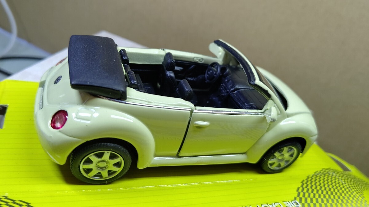 非売品！ スケール 1/40 VW New Beetle Converible ！ フォルクスワーゲン！ 世界の名車！ WELLYの画像7