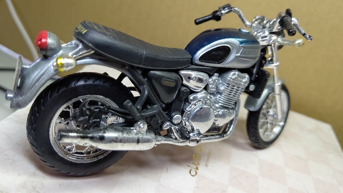 スケール 1/18 TRIUMPH 900 ！ 世界の名バイクコレクション！ Maistの画像6