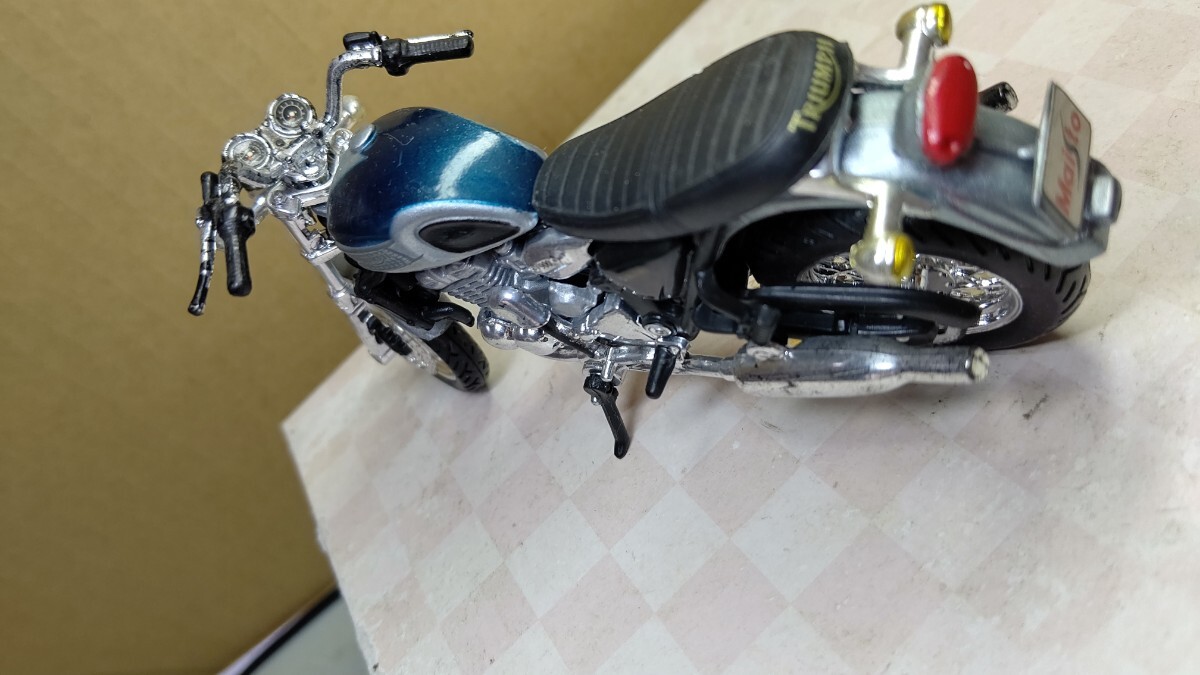 スケール 1/18 TRIUMPH 900 ！ 世界の名バイクコレクション！ Maistの画像4