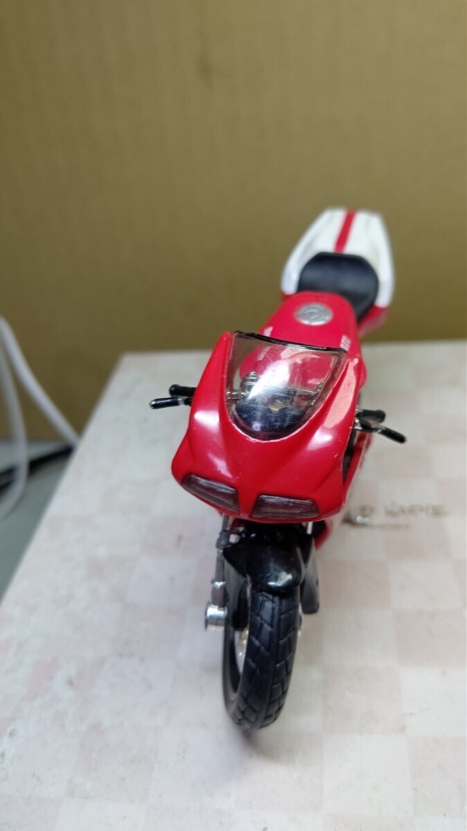 スケール 1/18 DUCATI 996 ！ 世界の名バイクシリーズ！ Maistの画像3