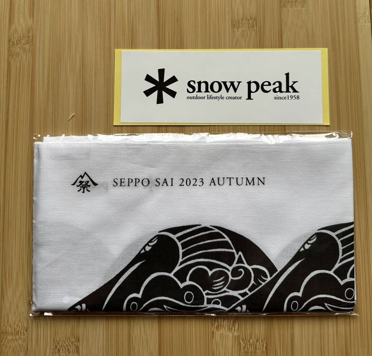 snow peak スノーピーク　雪峰祭　2023秋　手拭い　ステッカー付き_画像1