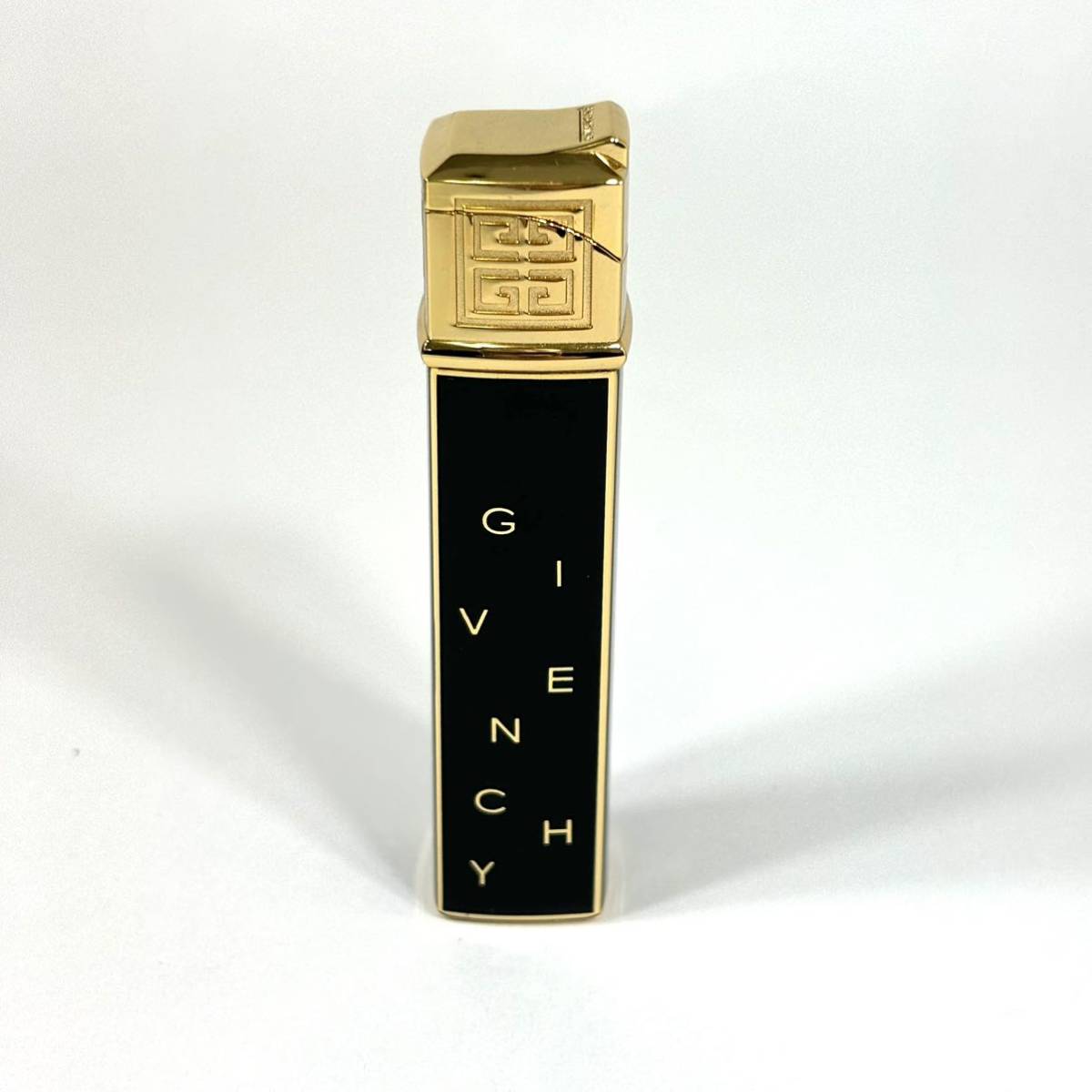 * дешевый *GIVENCHY зажигалка Givenchy курение . надеты огонь не работоспособность не проверялась Vintage Gold черный NT