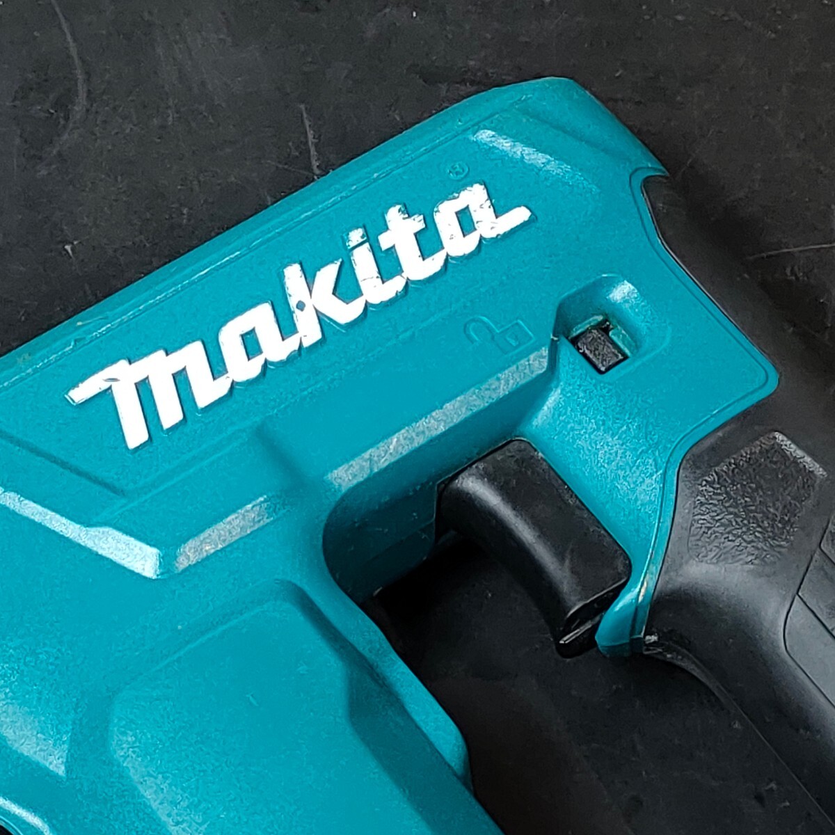 動作良好！ 中古品 マキタ makita 14.4V RT線 10mm幅 充電式タッカ ST111D 本体のみ コードレスの画像3