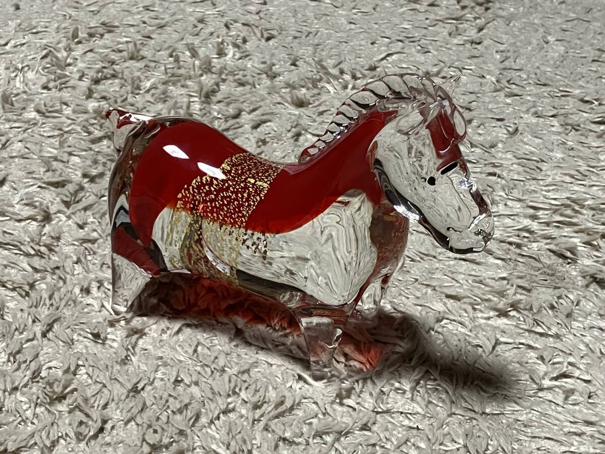 マルティグラス　金彩赤馬　情熱の赤　Multi glass　ガラス工芸　ハンドメイド　縁起物　インテリア置物　全長22cm_画像2