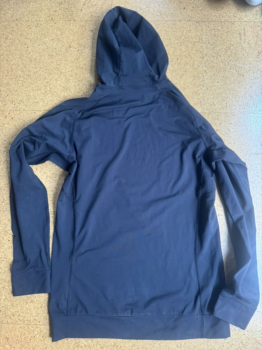 ARC'TERYX Stryka Hoody ストライカフーディー 黒ブラック　フーディ Hoody ベースレイヤー アークテリクス _画像2