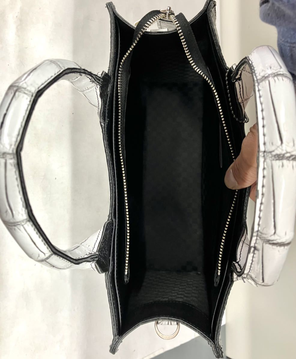  domestic production, made in Japan. crocodile wani leather using. handbag & shoulder bag, two times coating. seat vanilla processing. white, black 00431923