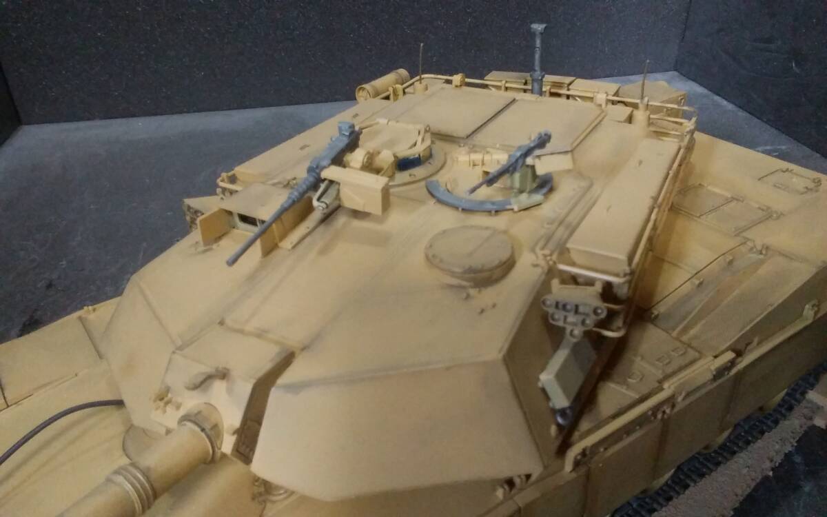タミヤ製 1/35 アメリカ陸軍 戦車 M1A1マインプラウ塗装完成品 ウェザリング 砂漠ベース付の画像8