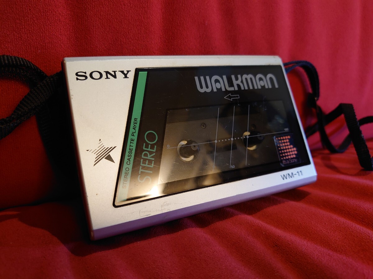 【SONY】WM-11 Vintage PORTABLE CASSETTE PLAYER WALKMAN ソニー ポータブル カセットプレーヤー_画像2