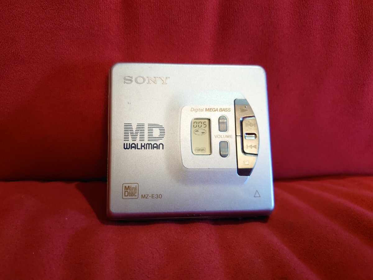 【SONY】MZ-E30 MD WALKMAN PORTABLE MD PLAYER ソニー ウォークマン ポータブル MDプレーヤー _画像2