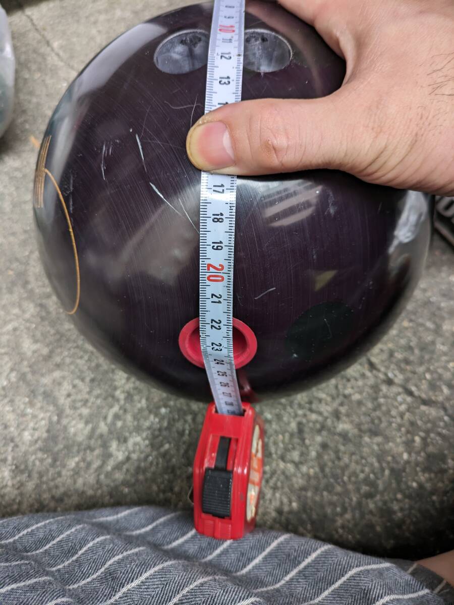 送料込み　ボウリング　ボール　球　6.8kg　15ポンド　紫ー茶色　QUANTUM　クアンタム　ブランズウィック_画像7