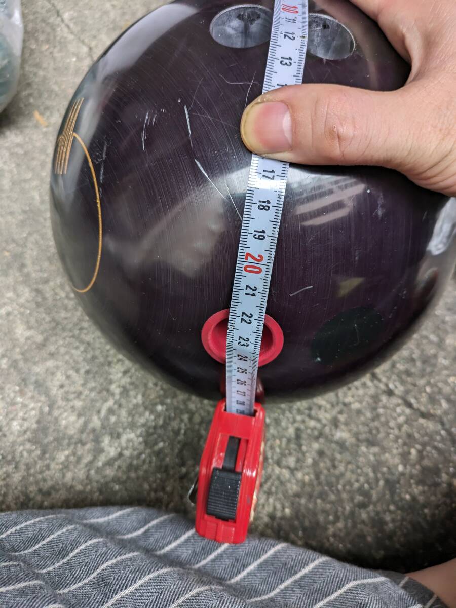 送料込み　ボウリング　ボール　球　6.8kg　15ポンド　紫ー茶色　QUANTUM　クアンタム　ブランズウィック_画像6