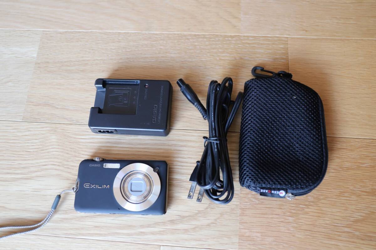 ★ 美品・動作品 CASIO EXILIM EX-S10 ★_画像1