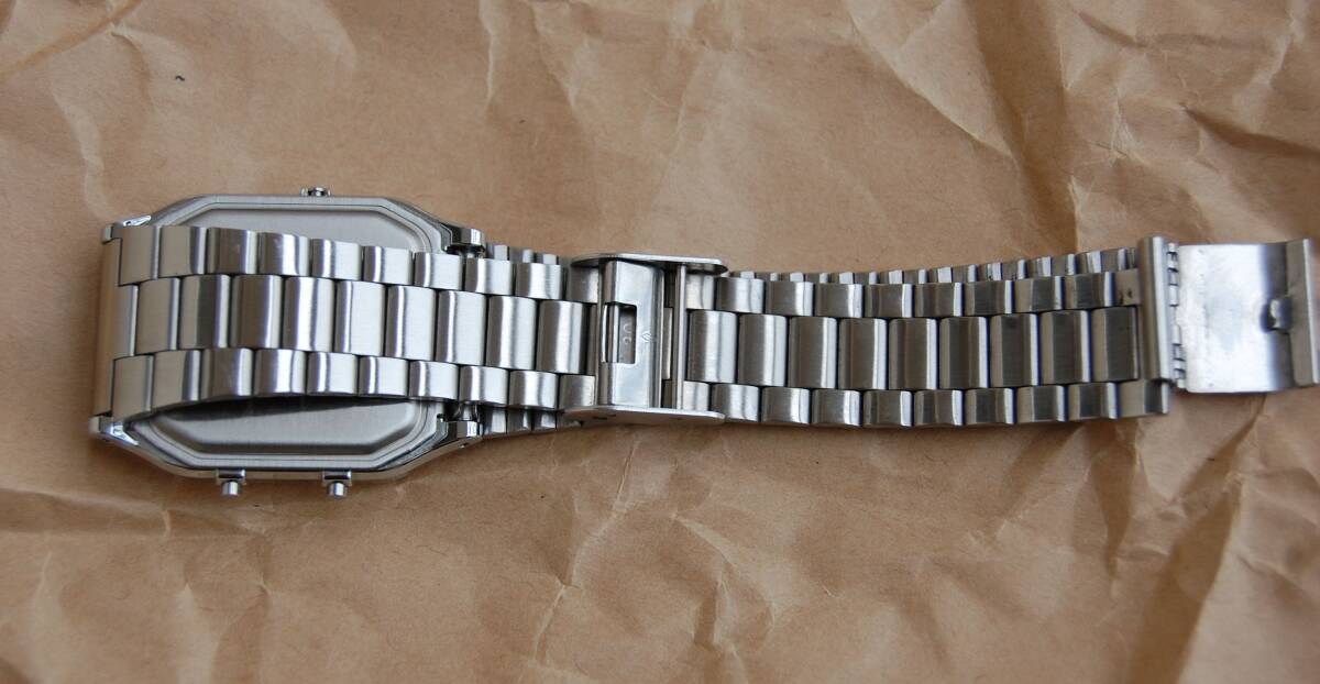 【即決】美品 CASIO チープカシオ デジアナ腕時計 AQ-230 ブラックフェイス 状態良好＆稼働中 純正ベルト付 電池交換済 送料230円~の画像9