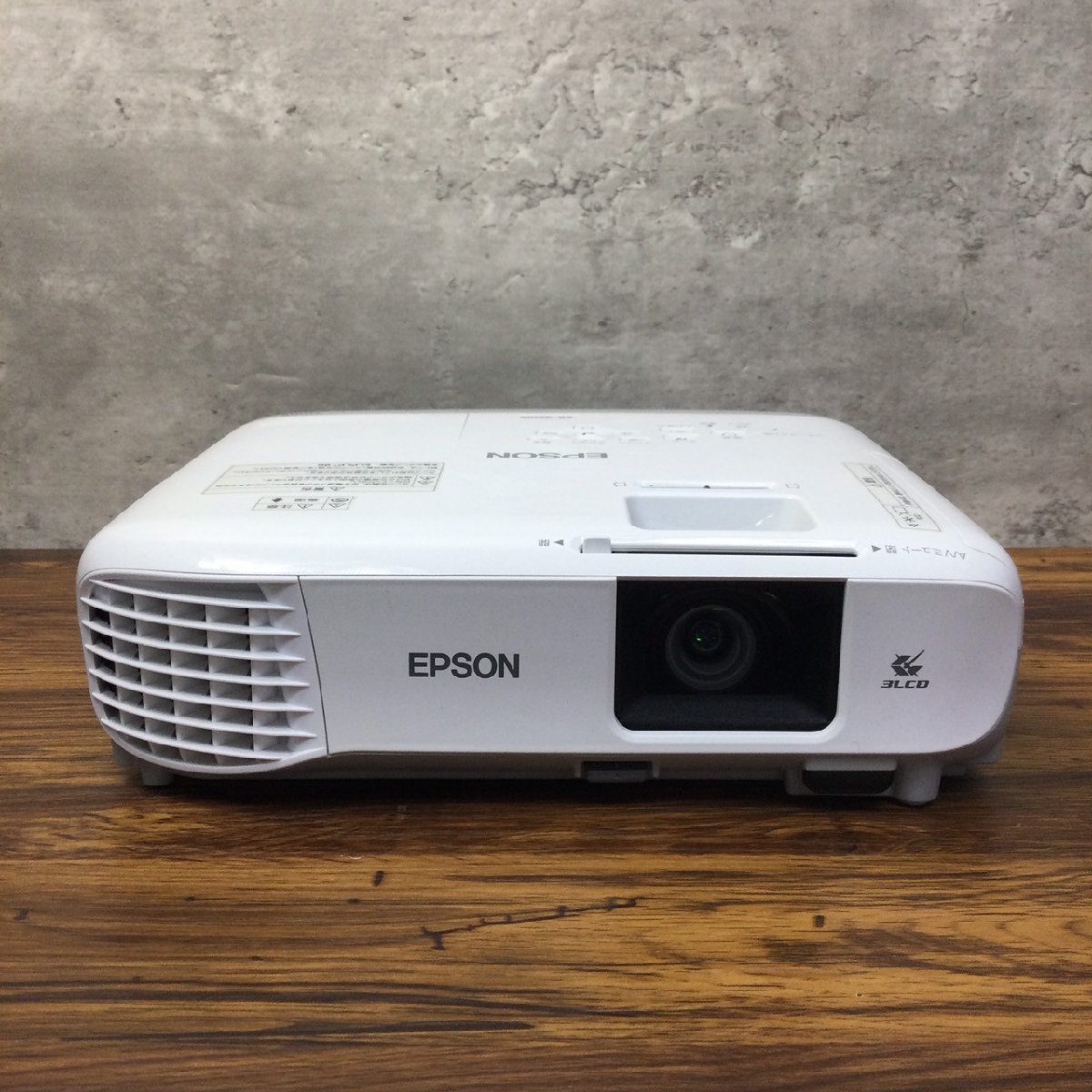 1円～ ●現状品 EPSON EB-960W プロジェクター 3800ルーメン WXGA (1280 x 800) 通電可 (ソフトケース / リモコン)_画像2
