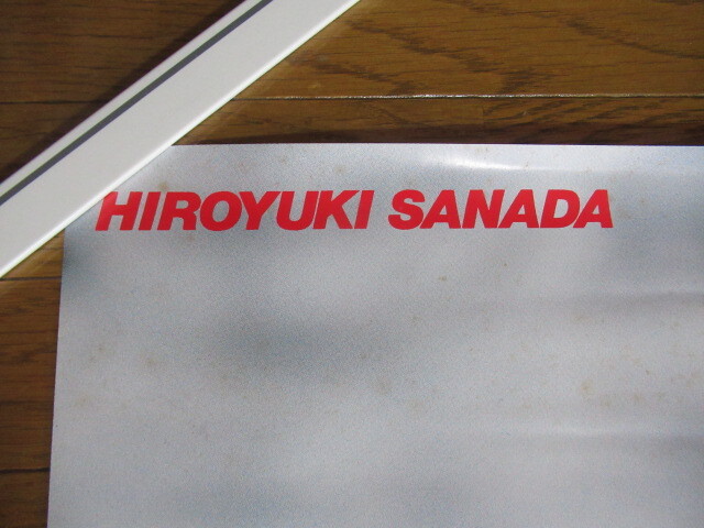  подлинная вещь Sanada Hiroyuki очень большой постер 72.5.×102.5. бикини Canyon запись PONY не продается 