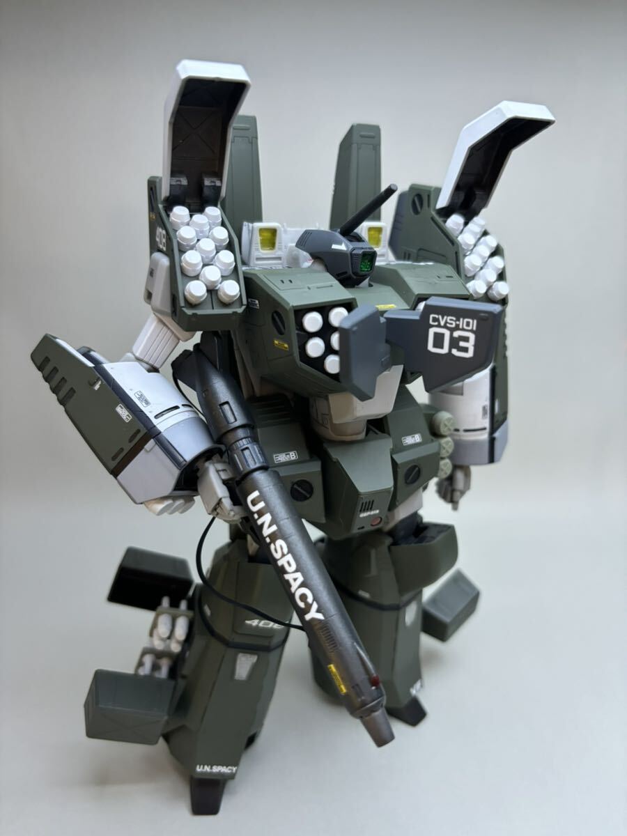 【超時空要塞マクロス完成品】 ハセガワ 超時空要塞マクロス VF-1A アーマード バルキリー ブルズアイ作戦 1/72_画像1