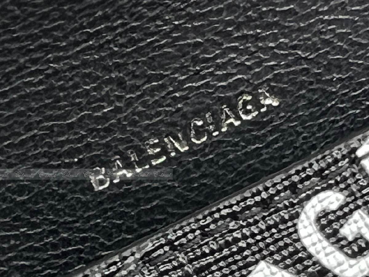 K253.. BALENCIAGA バレンシアガ AirPods モノグラム ホルダー ストラップ イタリア製 ユニセックス 新品 ★ 1060 ブラック._画像7