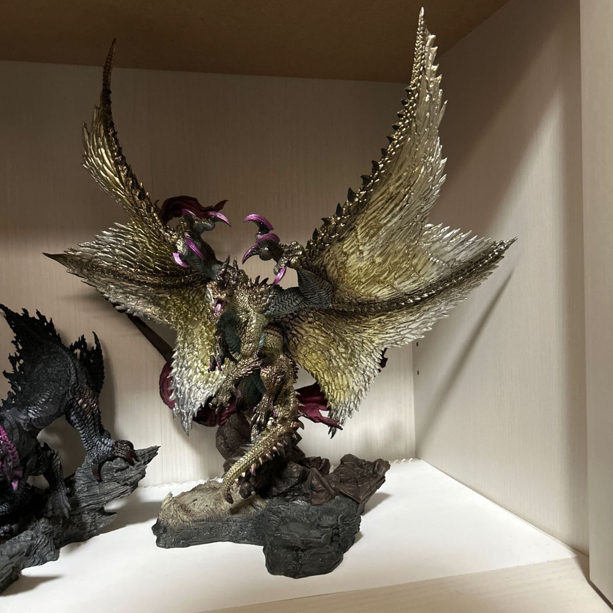 シャガルマガラ フィギュア クリエイターズモデル モンハン シャガルマガラ フィギュア クリエイターズモデル モンハン