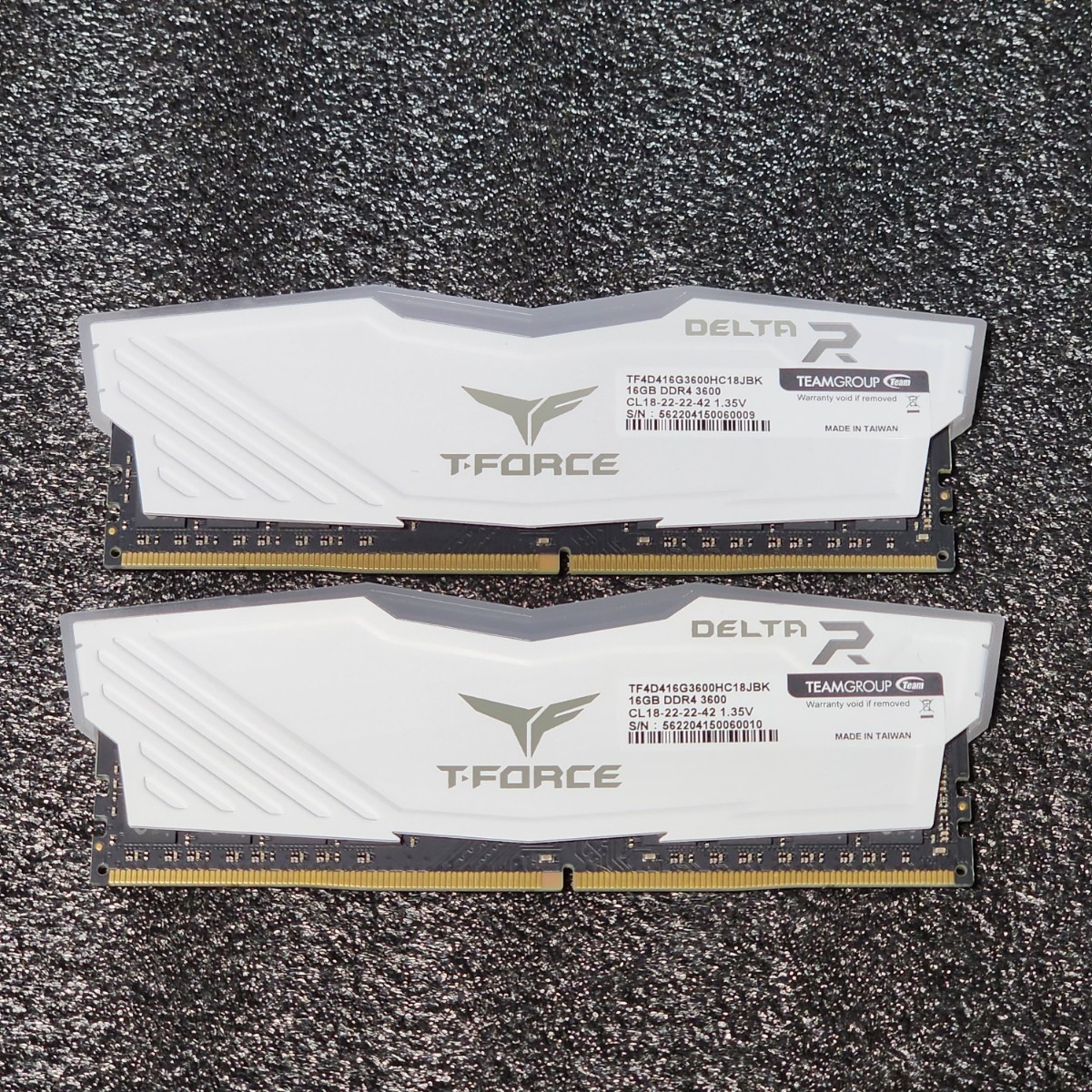 TEAMGROUP T-FORCE DELTA RGB DDR4-3600MHz 32GB (32GB×2枚キット