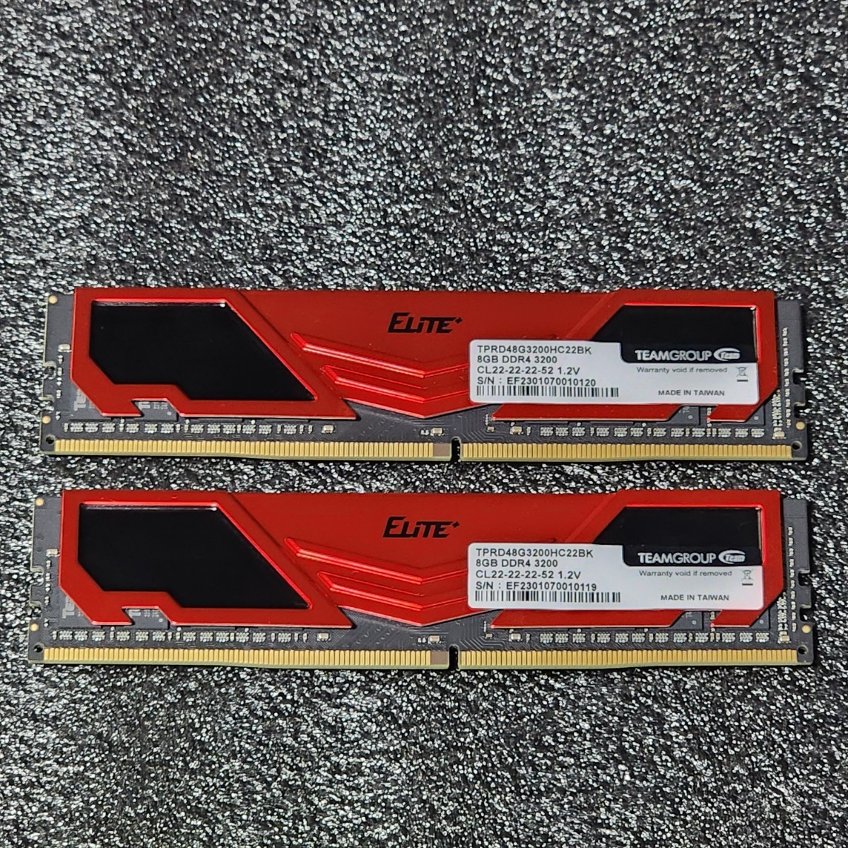 TEAMGROUP ELITE DDR4-3200MHz 16GB (8GB×2枚キット) TPRD48G3200HC22BK 動作確認済み デスクトップ用 PCメモリ の画像1