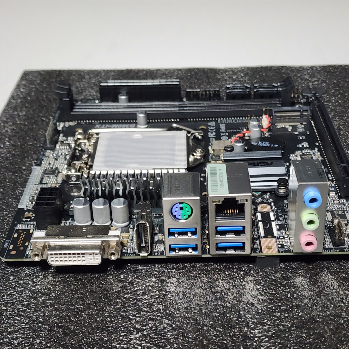 ASRock B360M-ITX IOパネル付属 LGA1151 Mini-ITXマザーボード 第8・9世代CPU対応 Bios 動作確認済 PCパーツの画像3