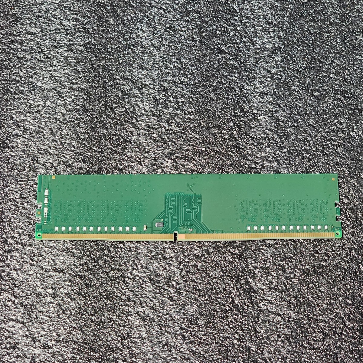 Kingston DDR4-2666MHz 8GB (8GB×1枚キット) KVR26N19S8/8 動作確認済み デスクトップ用 PCメモリ _画像3