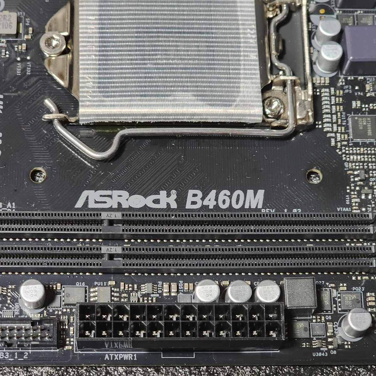 ASRock B460M LGA1200 MicroATXマザーボード ジャンク品 PCパーツ_画像2