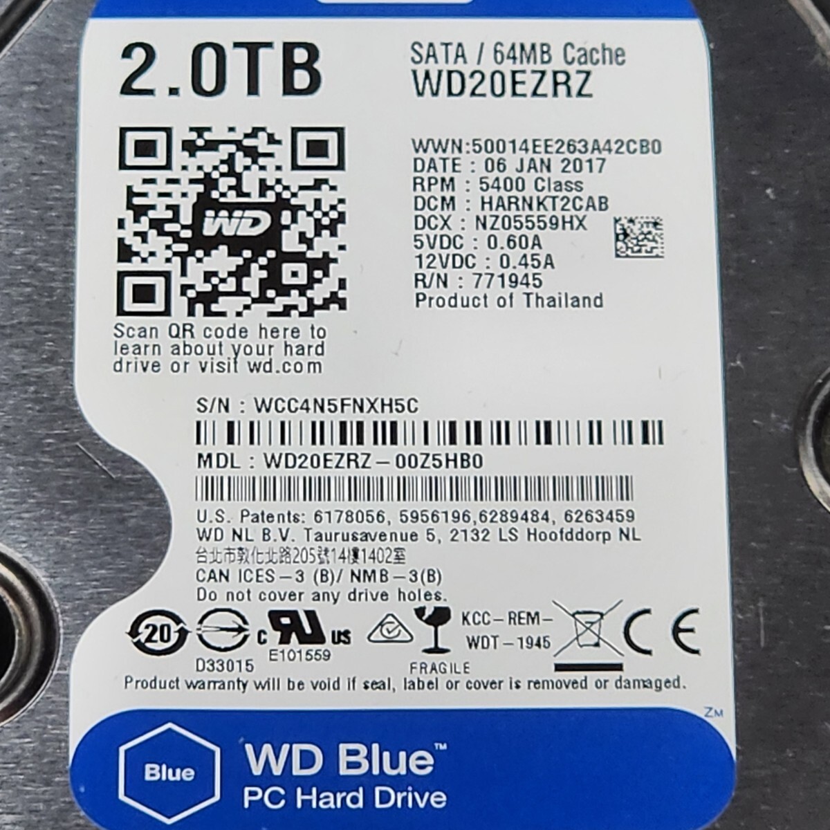 【送料無料】WesternDigtal WD Blue WD20EZRZ-00Z5HB0 2TB 3.5インチ内蔵HDD 2017年製 フォーマット済み 注意判定 PCパーツ 動作確認済_画像2