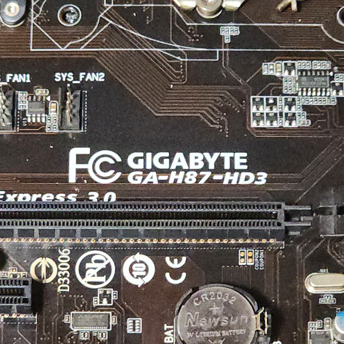 GIGABYTE GA-H87-HD3 IOパネル付属 LGA1150 ATXマザーボード 第4世代CPU対応 最新Bios 動作確認済 PCパーツ_画像2