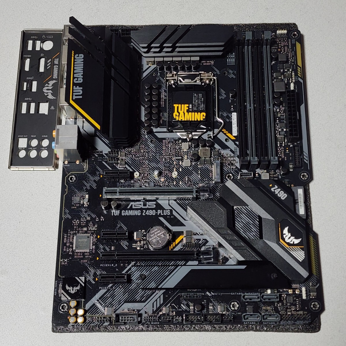 ASUS TUF GAMING Z490-PLUS IOパネル付属 LGA1200 ATXマザーボード 第10・11世代CPU対応 最新Bios 動作確認済 PCパーツの画像2