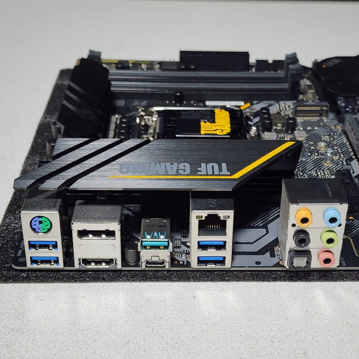 ASUS TUF GAMING Z490-PLUS IOパネル付属 LGA1200 ATXマザーボード 第10・11世代CPU対応 最新Bios 動作確認済 PCパーツの画像4