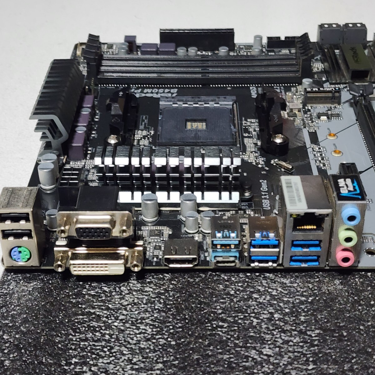 ASRock B450M Pro4 IOパネル付属 Socket AM4 MicroATXマザーボード RYZEN5000シリーズ対応 最新Bios 動作確認済 PCパーツ_画像4