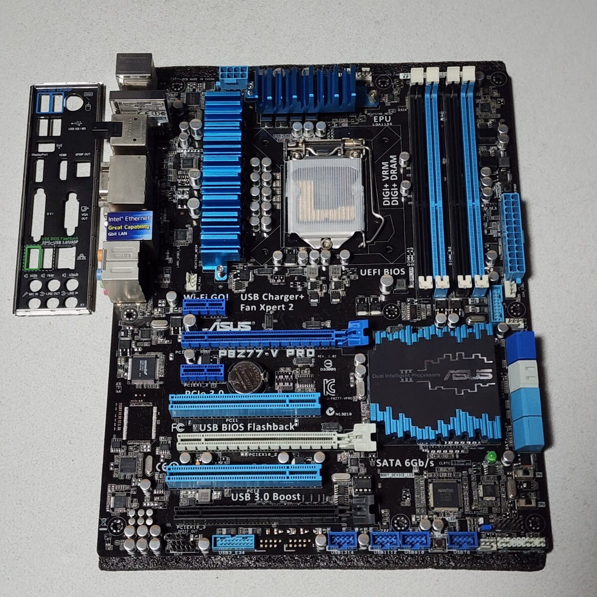 ASUS P8Z77-V PRO IOパネル付属 LGA1155 ATXマザーボード 第2・3世代CPU対応 最新Bios 動作確認済 PCパーツ_画像2