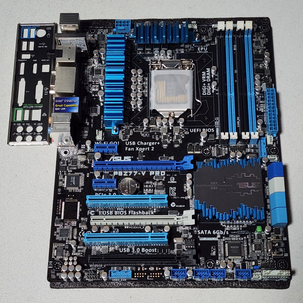 ASUS P8Z77-V PRO IOパネル付属 LGA1155 ATXマザーボード 第2・3世代CPU対応 最新Bios 動作確認済 PCパーツ_画像1