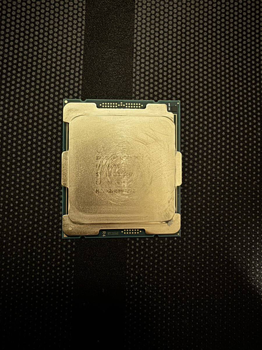 Intel Core i7 7820Xの画像1