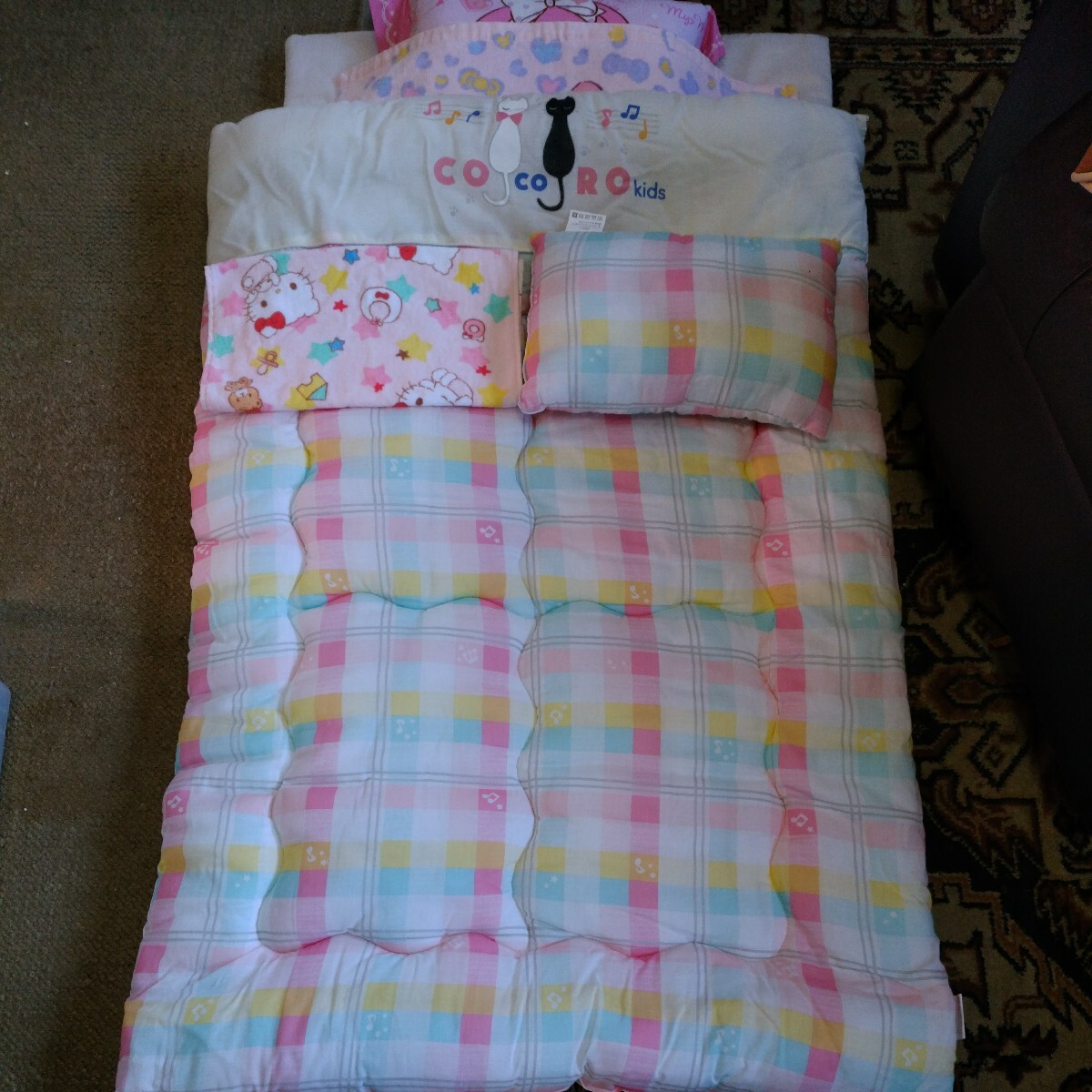 ( cheap 500 jpy ~) baby bedding futon set.. used good goods. futon mattress, quilt, blanket, pillow 2 piece, towel, storage hand . back., storage storage sack. baby.