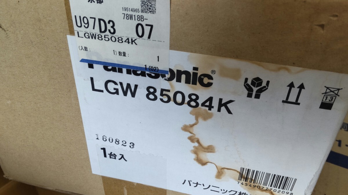 [未使用品]　パナソニック　ポーチライト　LED電球小形電球タイプ付き　LGW85084K_画像2