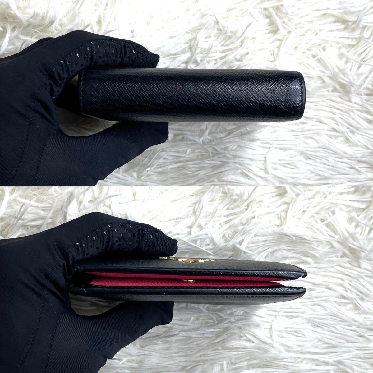 人気品 / PRADA プラダ サフィアーノバイカラーコンパクトウォレット 二つ折り財布 コンパクト財布 レザー ブラック ピンク