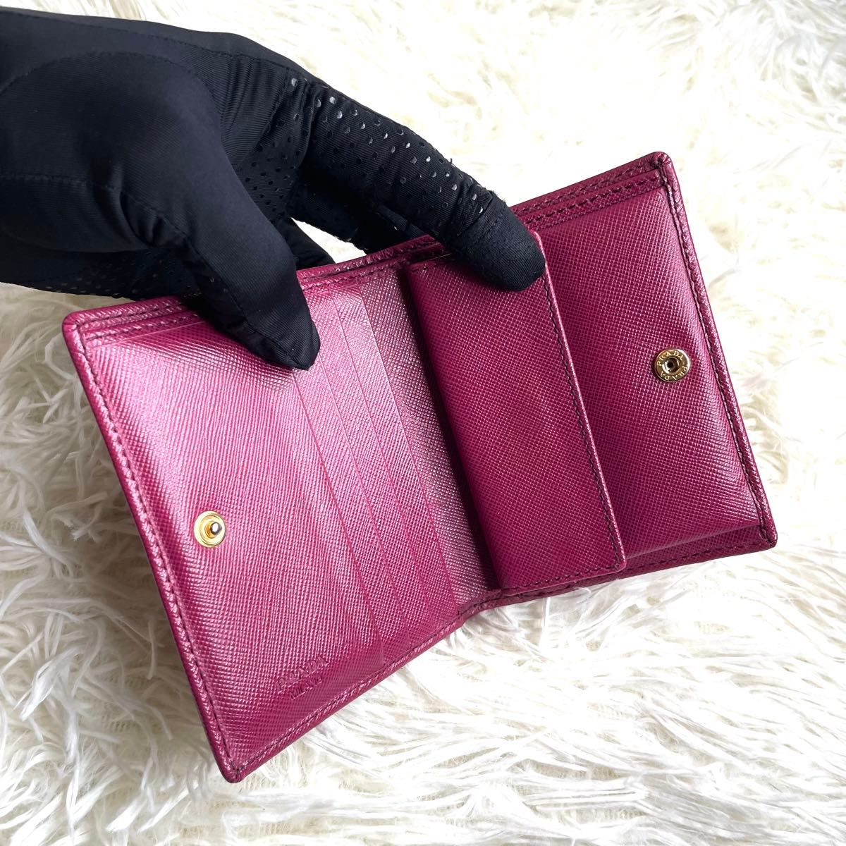 人気品 / PRADA プラダ バイフォールドコンパクトウォレット 二つ折り財布 コンパクト財布 サフィアーノレザー ピンク