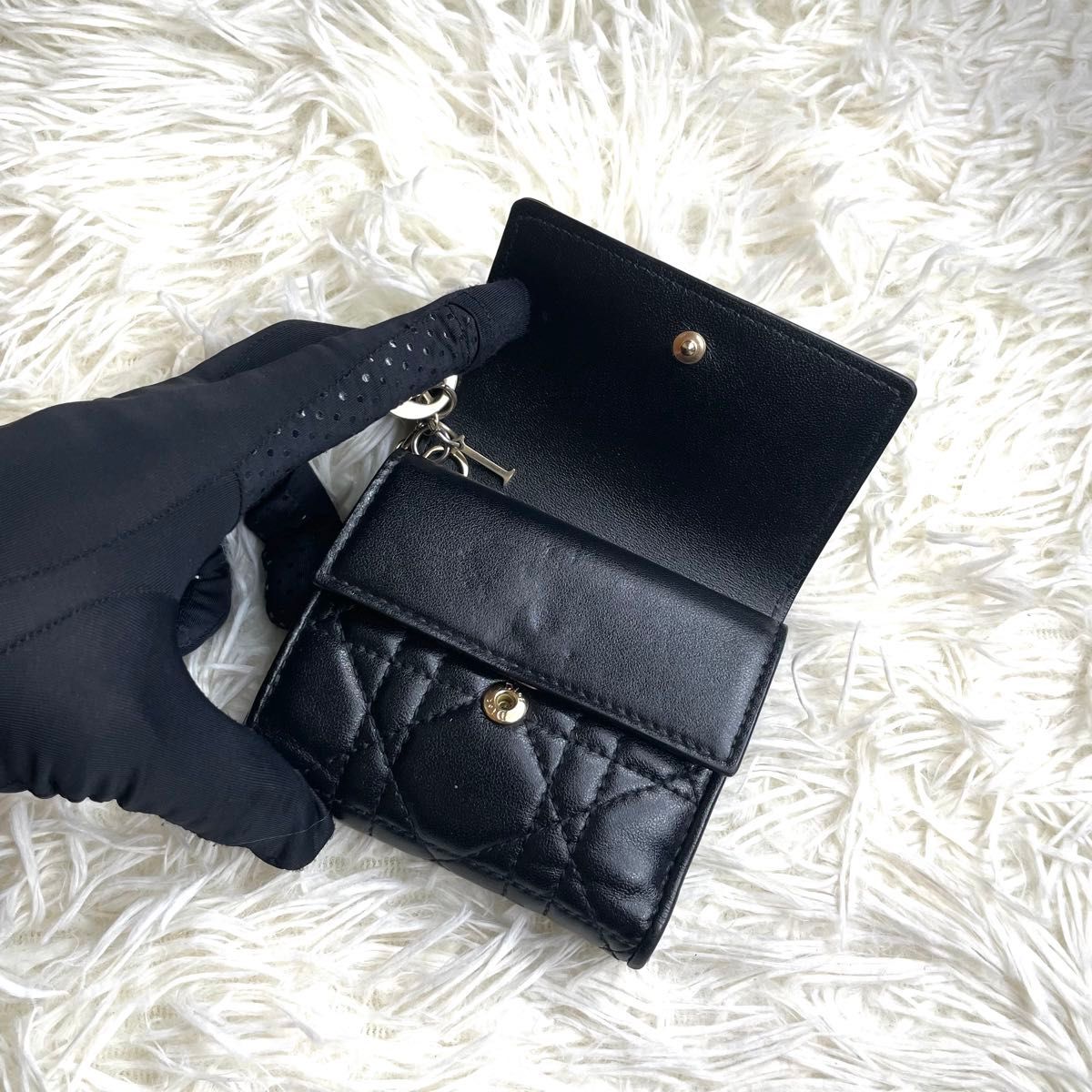 極美品 / Dior クリスチャンディオール レディディオールロータスウォレット 三つ折り財布 カナージュライン ブラック