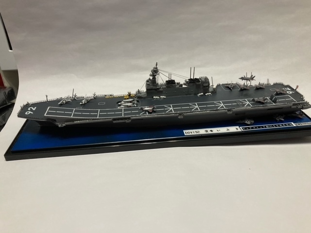 TAMIYA タミヤ 1/700 DDV192 空母いぶき 組立完成品 空中線取付加工品 プラモデル コレクションケース付 約350mm 現状品_画像1