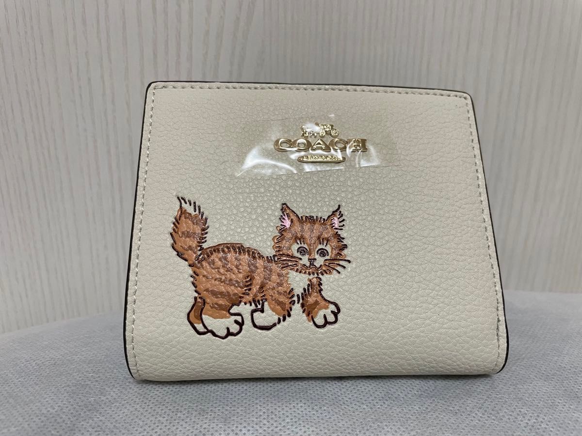 コーチ レディース coach 二つ折財布 ホワイト 猫柄 Cチャイム コーチ レディース coach 二つ折財布 ホワイト 猫柄 Cチャイム