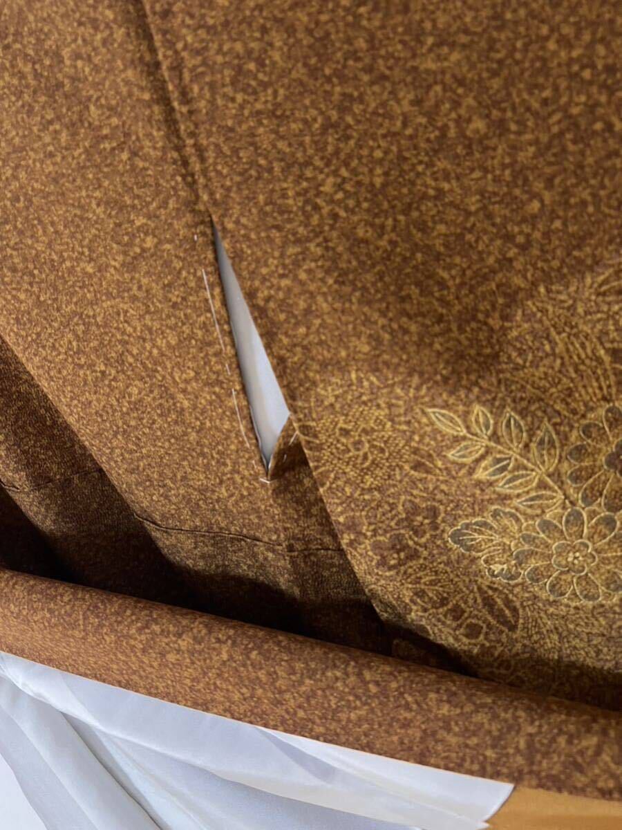 未使用 訪問着 茶黄系 一つ紋 金糸 正絹 しつけ糸付き 着物 着丈160.5cm 華_画像9